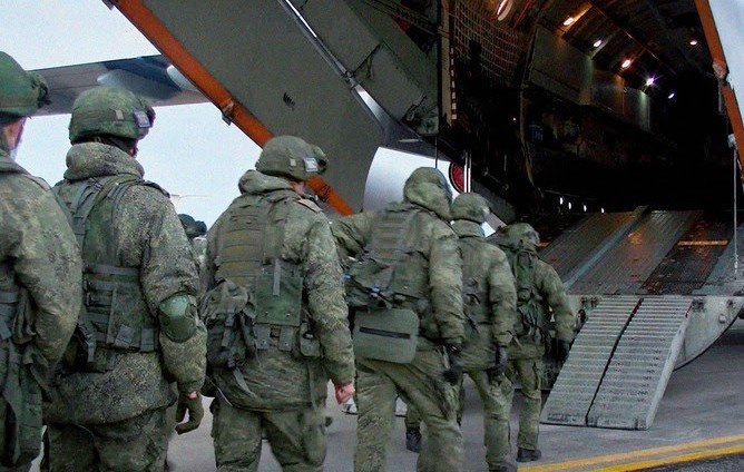 Российские военные готовятся к отправке в Казахстан