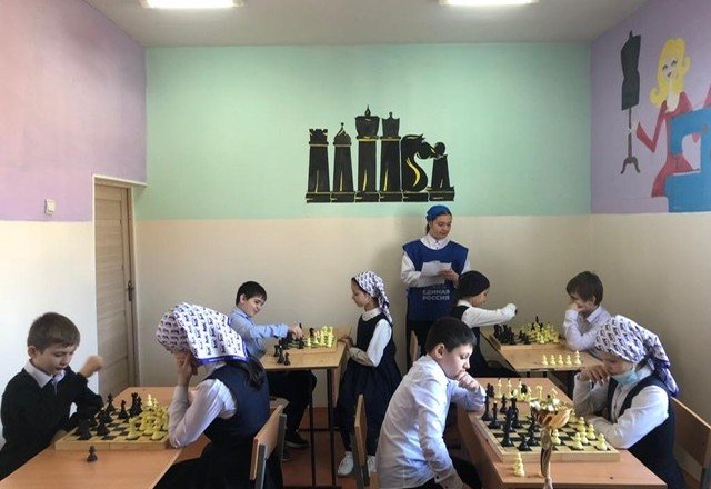 ЧЕЧНЯ. Чеченские школьники приняли участие в любительском турнире по шахматам и шашкам