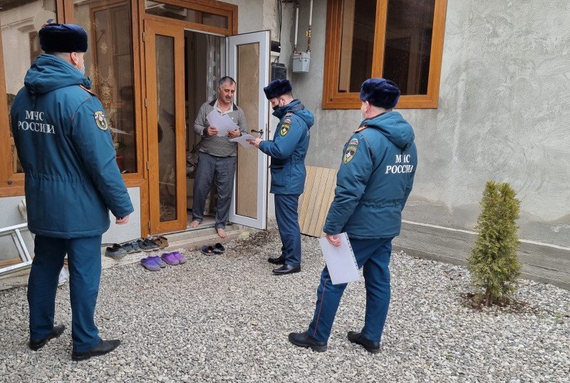 ЧЕЧНЯ. В Грозном сотрудники МЧС провели противопожарную акцию