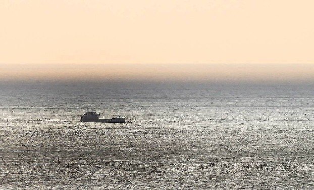 Два российских гражданских грузовых судна подверглись ракетному удару ВСУ в Азовском море
