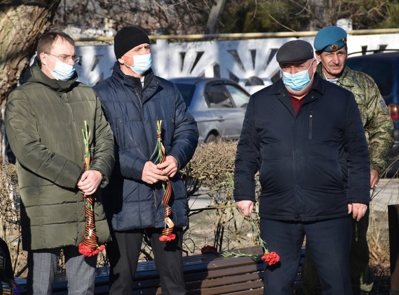 КРЫМ. В Нижнегорском возложили цветы к памятнику воинам-интернационалистам