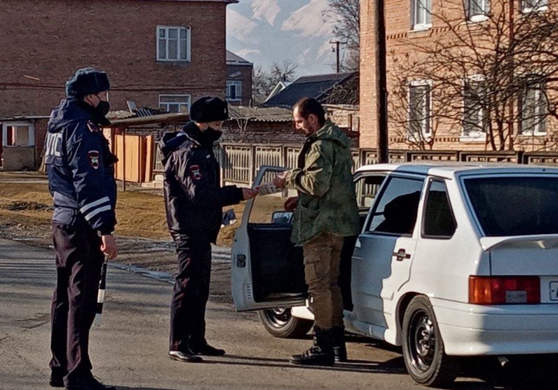 С. ОСЕТИЯ. В Дигорском районе Северной Осетии полицейские провели акцию «Автокресло – детям»!