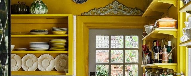 Сделайте свою кухню «солнечной» с помощью желтого цвета