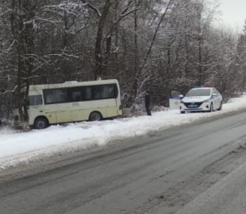 С.ОСЕТИЯ. Автобус въехал в дерево в Северной Осетии