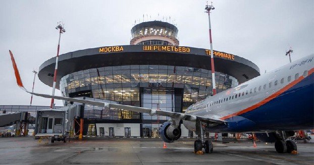 В аэропортах Москвы задержали или отменили порядка 160 рейсов