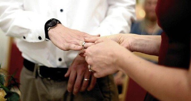 В мире сегодня отмечают День брачных агентств