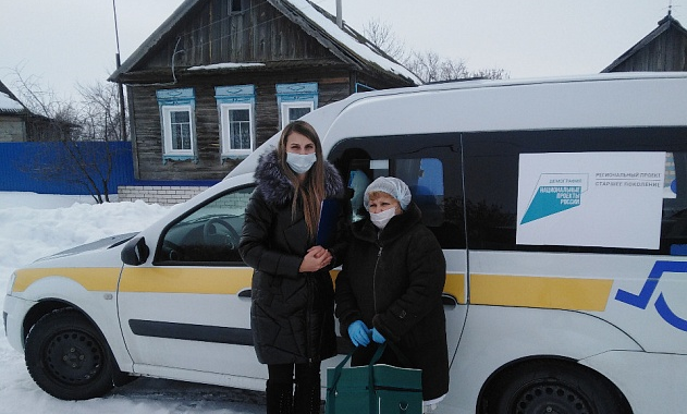 ВОЛГОГРАД. Мобильные бригады волгоградского региона доставляют жителей на вакцинацию