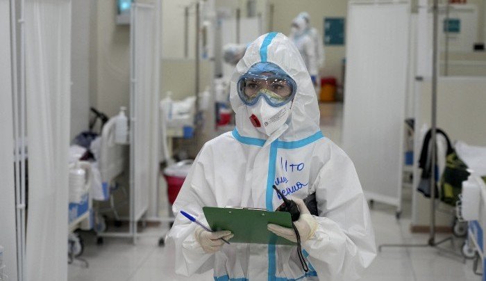 За последние 24 часа в РФ из-за коронавируса умерли более 700 человек