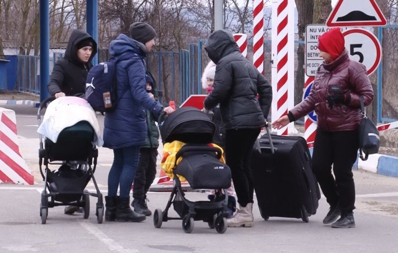 ЧЕЧНЯ. Чеченские бойцы оказывают помощь беженцам из Украины