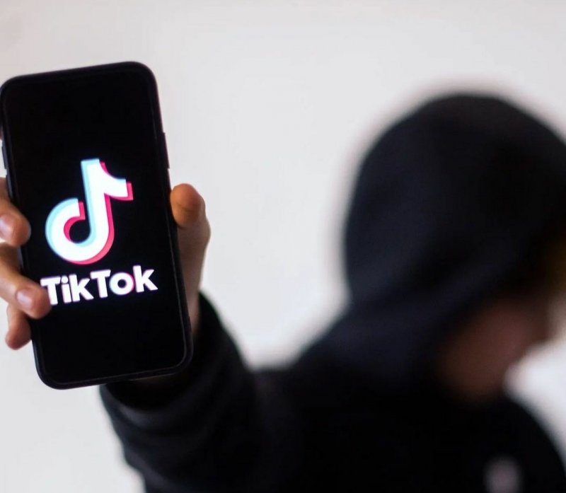 Социальная сеть ТикТок прекратила работу в России