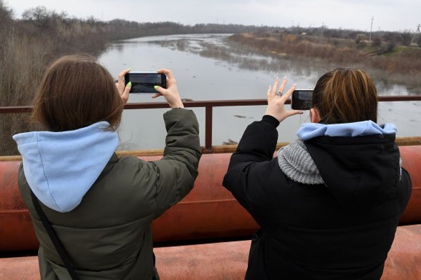Вода из Днепра по Северо-Крымскому каналу дошла до Крыма