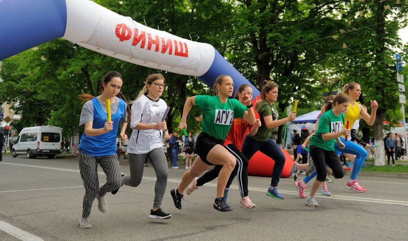 АДЫГЕЯ. Легкоатлетический забег в честь Дня Победы в Адыгее объединил 400 человек