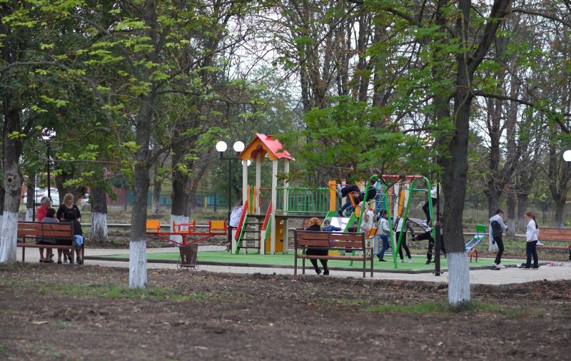 АДЫГЕЯ. Мурат Кумпилов ознакомился с результатом работ по благоустройству парка в а.Шенджий