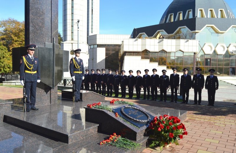 КБР. В Нальчике почтили память погибших сотрудников полиции