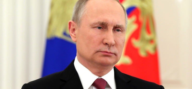 Президент РФ продлил режим нерабочих дней до 1 мая