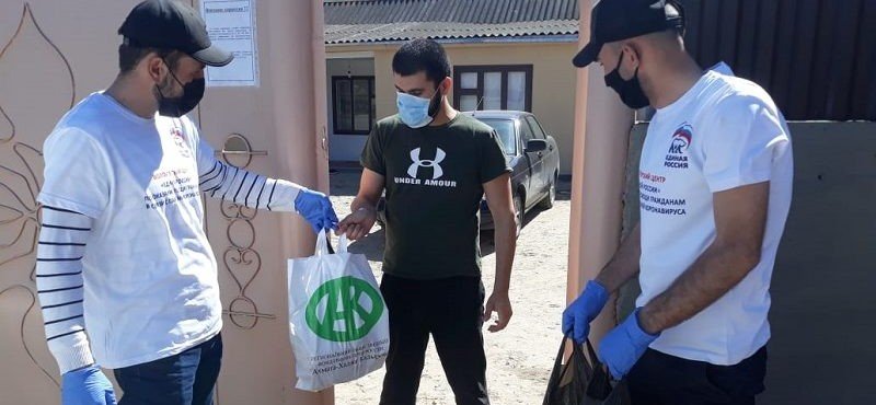 ЧЕЧНЯ. Волонтеры продолжают доставку продуктовой и медикаментозной помощи жителям в период пандемии коронавируса в Чеченской Республике