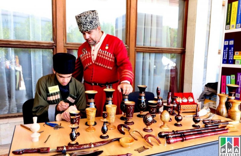 ДАГЕСТАН. Почти 150 изделий мастеров народных художественных промыслов представят на выставке «Родники Дагестана» в Махачкале