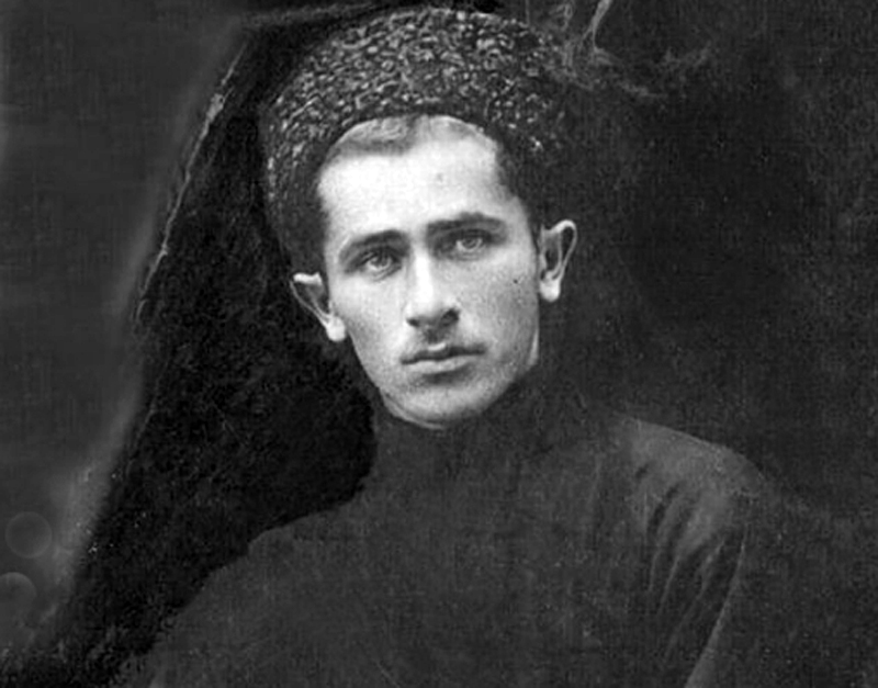 ЧЕЧНЯ. Чеченский писатель, поэт, журналист Ризван Хаджиев
