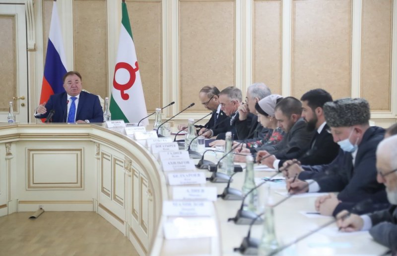 ИНГУШЕТИЯ. Махмуд-Али Калиматов обсудил с парламентариями республики вопросы развития региона