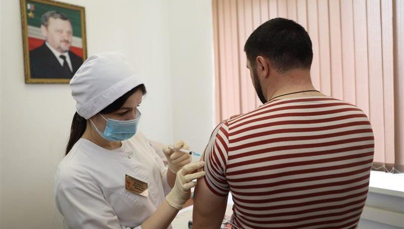 ЧЕЧНЯ. В Чеченской Республике росгвардейцы проходят второй этап вакцинации от COVID-19