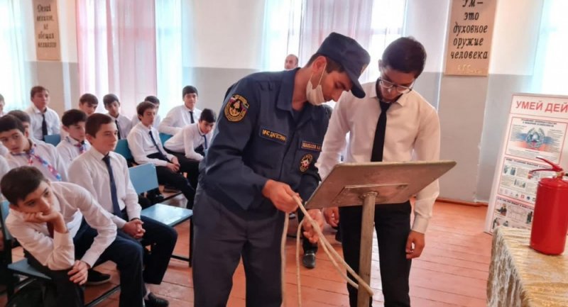 ДАГЕСТАН. В школах Хасавюртовского района прошли открытые уроки «Основа безопасности жизнедеятельности»