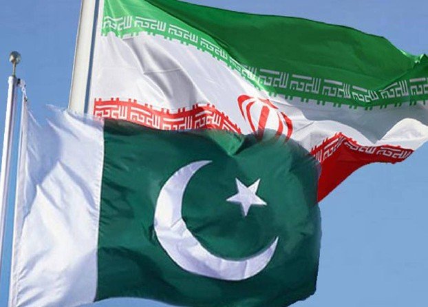 Глава штаба ВС ИРИ и премьер Пакистана обсудили усиление безопасности границ