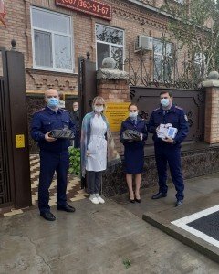 С. ОСЕТИЯ. Сотрудники следственного управления поздравили пожилых людей с праздником