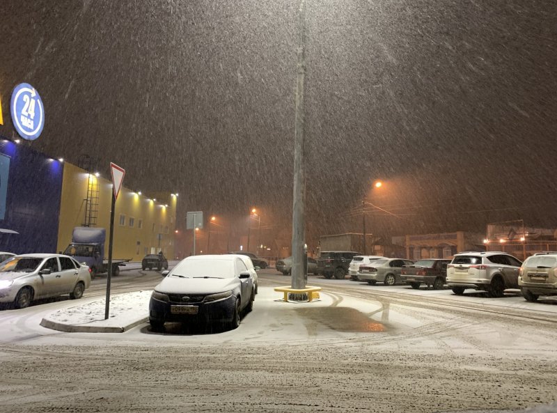 АСТРАХАНЬ. Астрахань накрыл снегопад