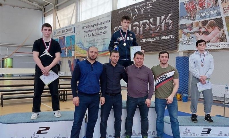 ЧЕЧНЯ. Чеченские спортсмены завоевали в Астрахани награды на первенстве по вольной борьбе