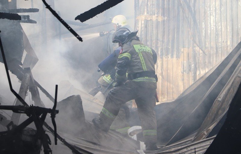 ЧЕЧНЯ. В Грозном ликвидирован крупный пожар в веломагазине (видео)