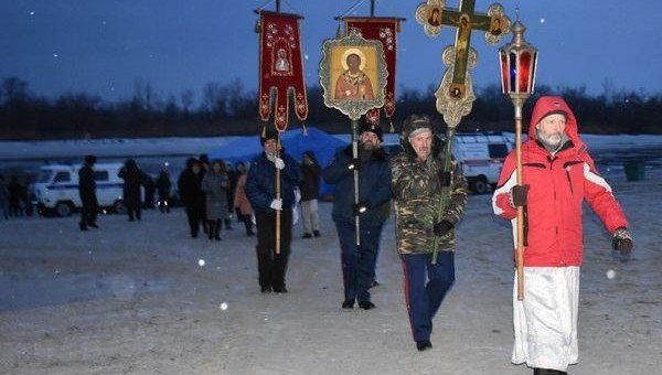 РОСТОВ. Православные христиане Константиновского района празднуют Крещение Господне